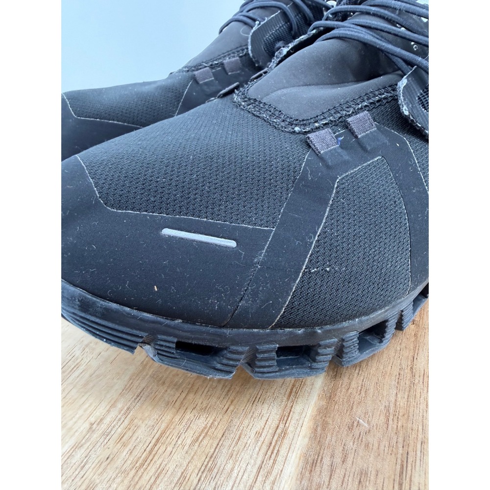 On Cloud 5 Waterproof Mens Running Shoes Black 59.98842 Size 7.5 - Picture 2 of 13